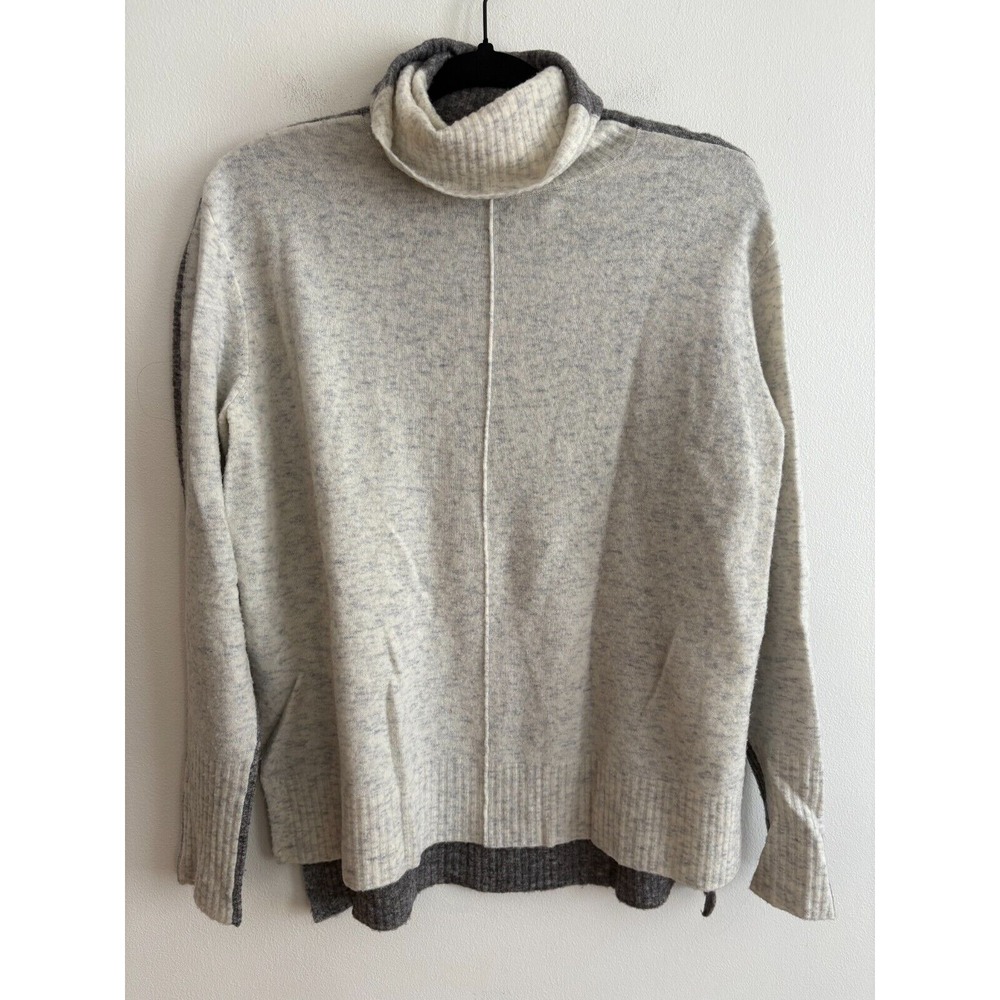 Athleta Cream Grey Merino Wool Blend Turtle Neck Color‎ block Sweater Size XS